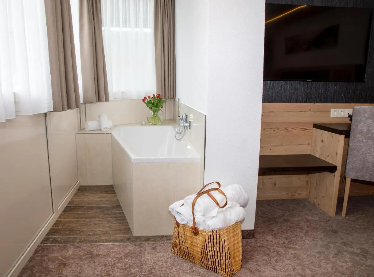Hotel Victoria Ischgl 3*,